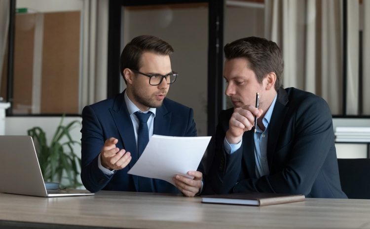  How Insurance Brokers Save You Time and Money in Canada